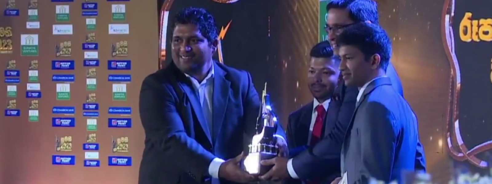 නිව්ස්ෆස්ට් සම්මානයට පාත්‍ර වෙයි...